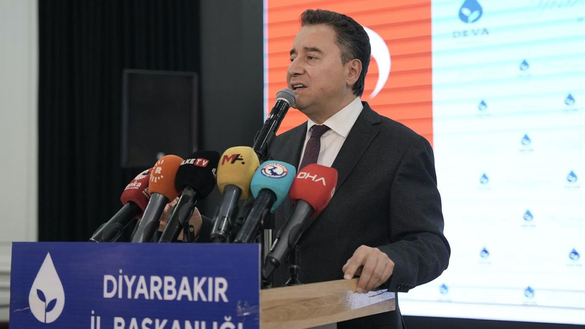 Babacan'dan Diyarbakır'da 'çözüm süreci'ni konuştu: Devlet yönetmek cesurların işidir