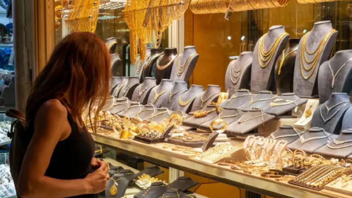 Yatırımcılar temkinli: Altın güne düşüşle başladı