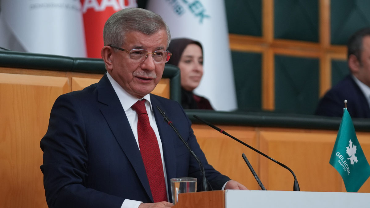 Davutoğlu'ndan iktidara ekonomi uyarısı: Şirketlerimiz sudan ucuz hale geldi