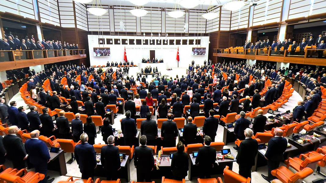 Meclis dilekçelerinde şaşırtan talepler: Fay hattı patlatılsın, 'ekonomi terörü gazisi' ünvanı verilsin