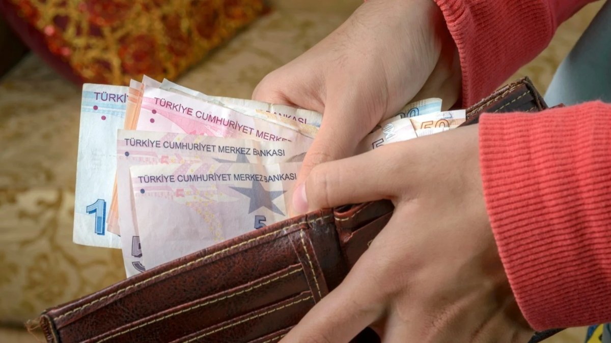 TCMB duyurdu: Yeni 5 ve 50 TL'ler dolaşıma girdi
