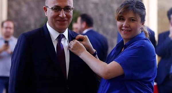 İzzet Ulvi Yönter hakkında şok iddia: Eşine şiddet uyguladığı gerekçesiyle şikayet edildi